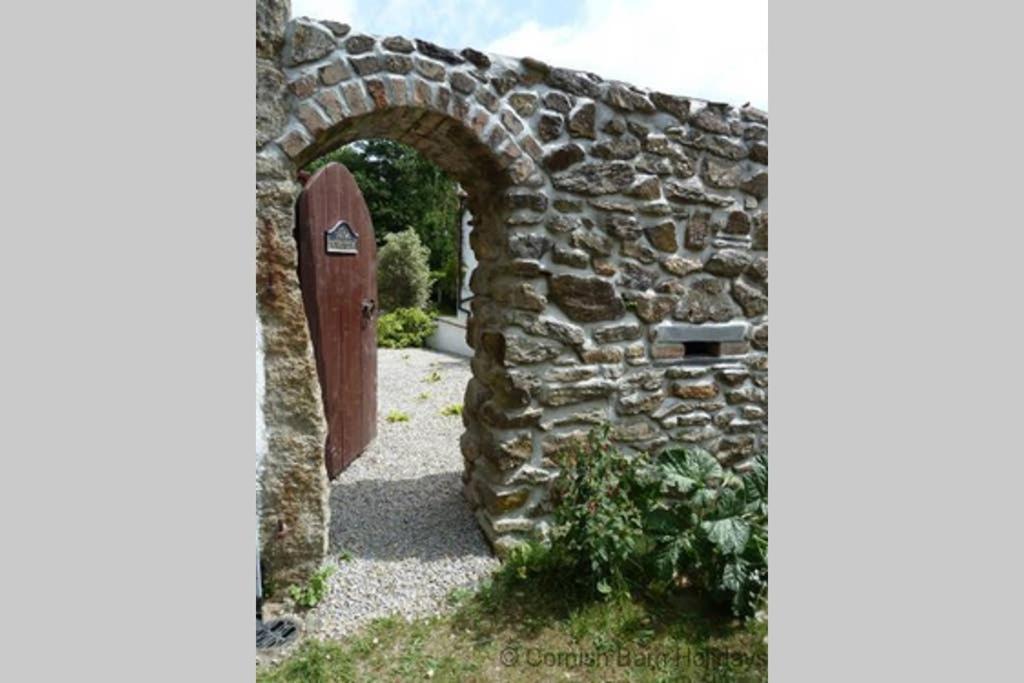 The Snug At Cornish Barn Holidays Truro Exterior foto
